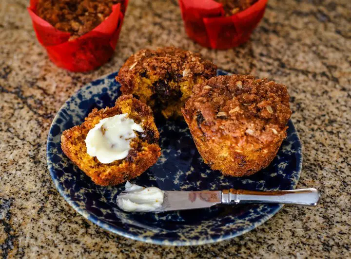 maple cream cheese spread on muffins