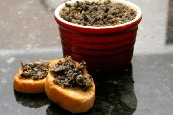 olive tapenade spread