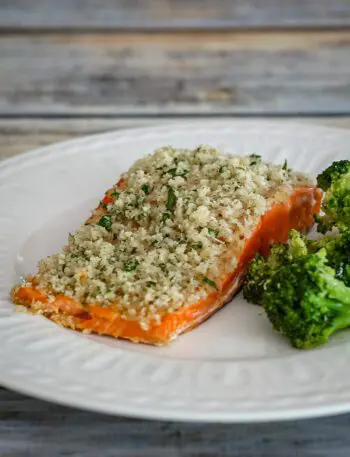 a salmon fillet baked with mustard and panko coating