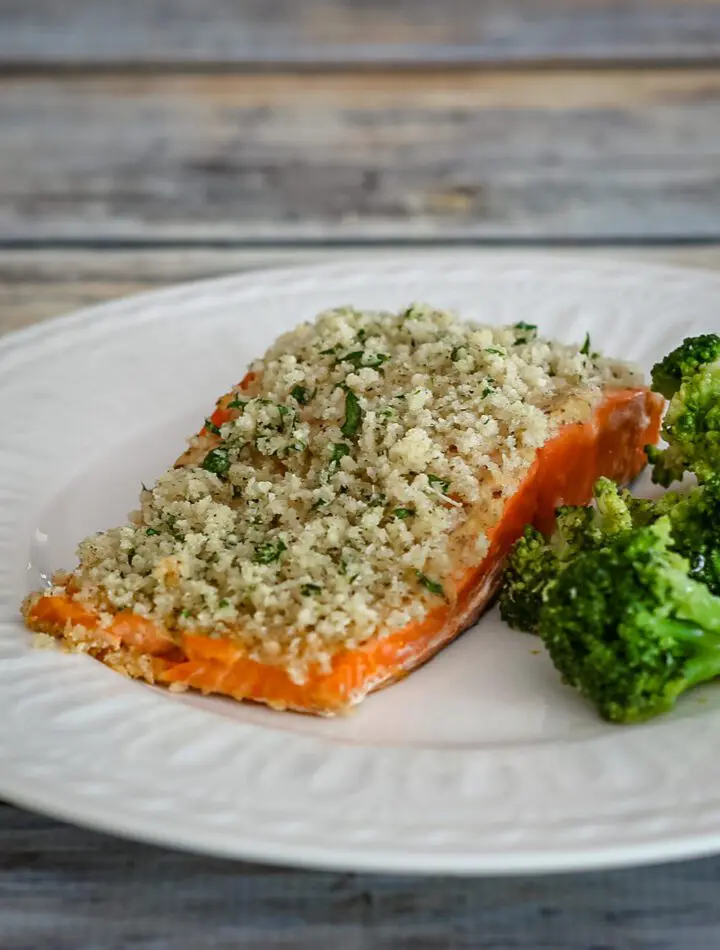 a salmon fillet baked with mustard and panko coating