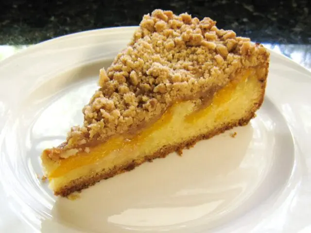 peach crumb cake