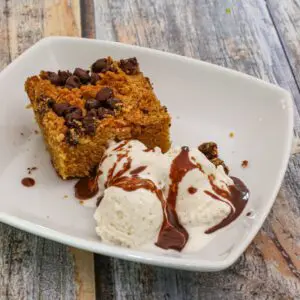 Peanut butter crumb cake on a plate.