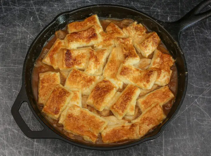 pear pandowdy in a cast iron pan