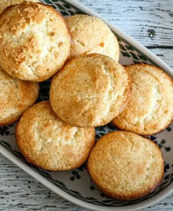 Plain muffins on a serving tray