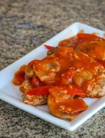 pork chops with tomatoes and mushrooms