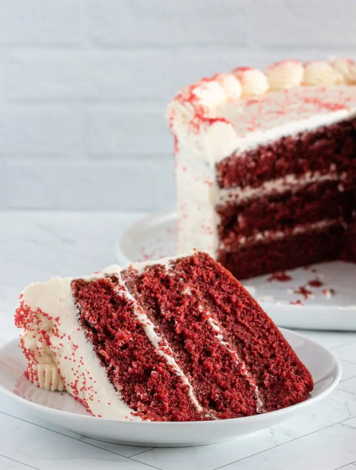 red velvet cake with cream cheese frosting