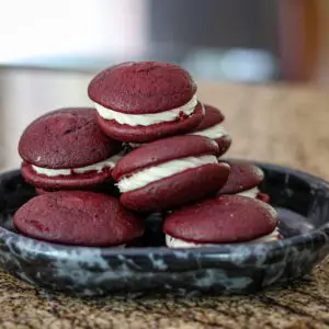 red velvet whoopie pies