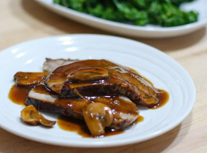 roast beef slices with pan gravy