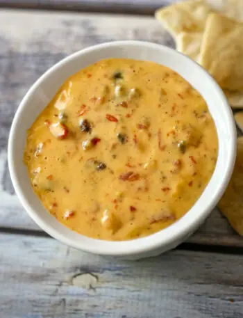 rotel dip with crackers