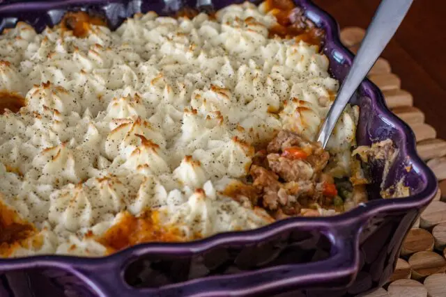 shepherd's pie with lamb and potatoes