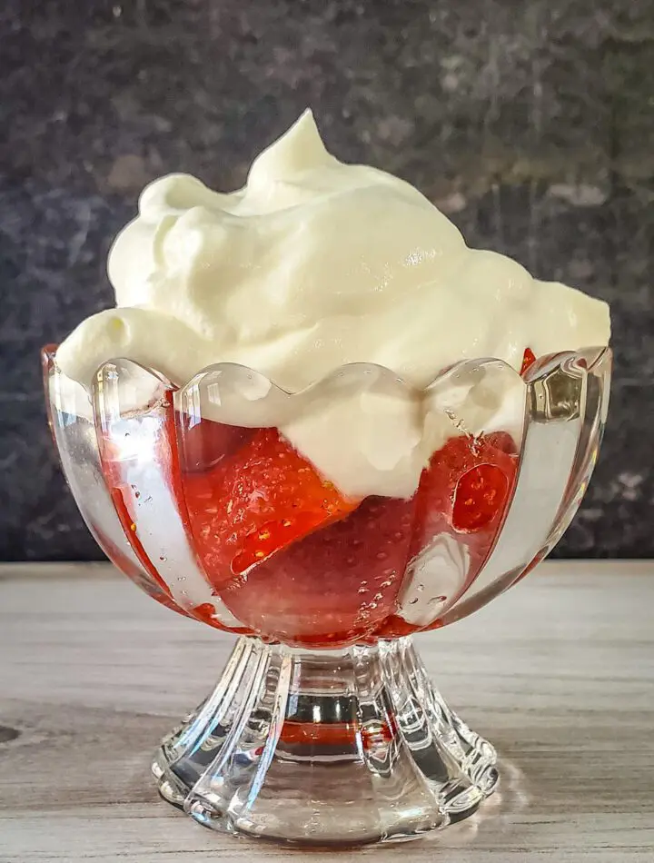 strawberries with stabilized whipped cream