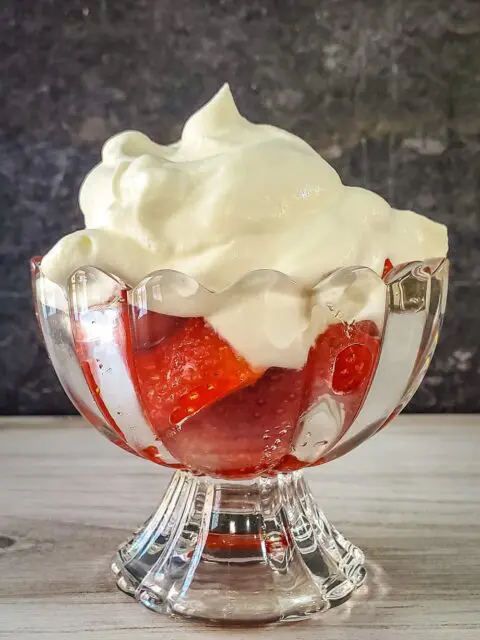 strawberries with stabilized whipped cream