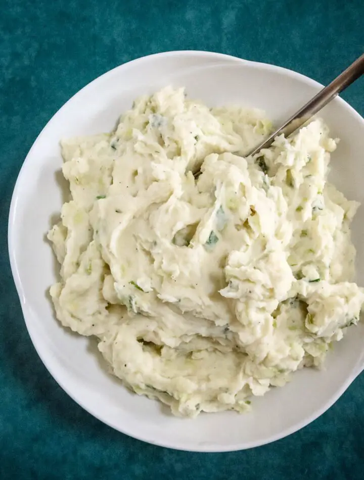 colcannon in the serving bowl