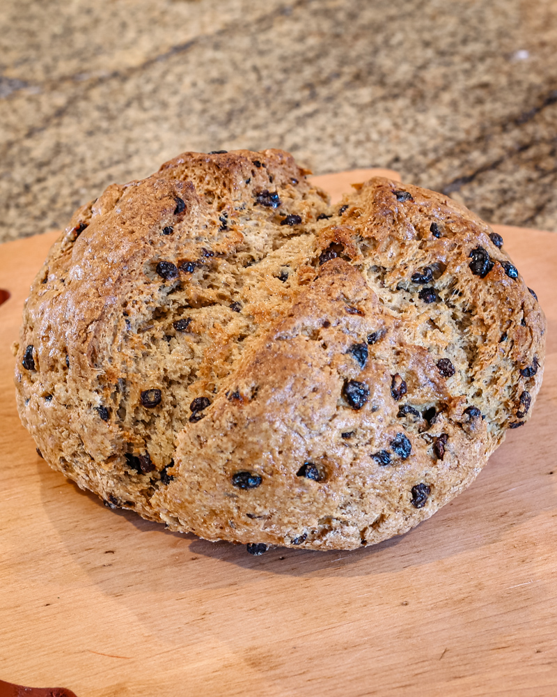Irish soda bread with currants