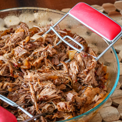 slow-cooked north carolina pulled pork with vinegar sauce