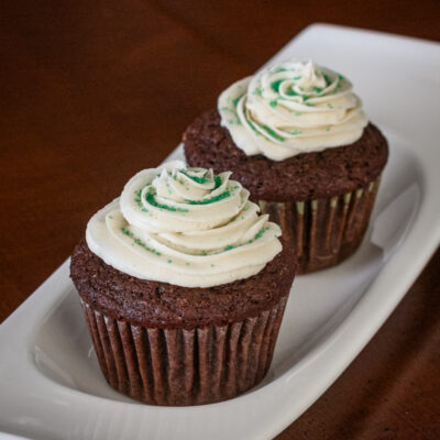 irish cream frosting on chocolate stout cupcakes