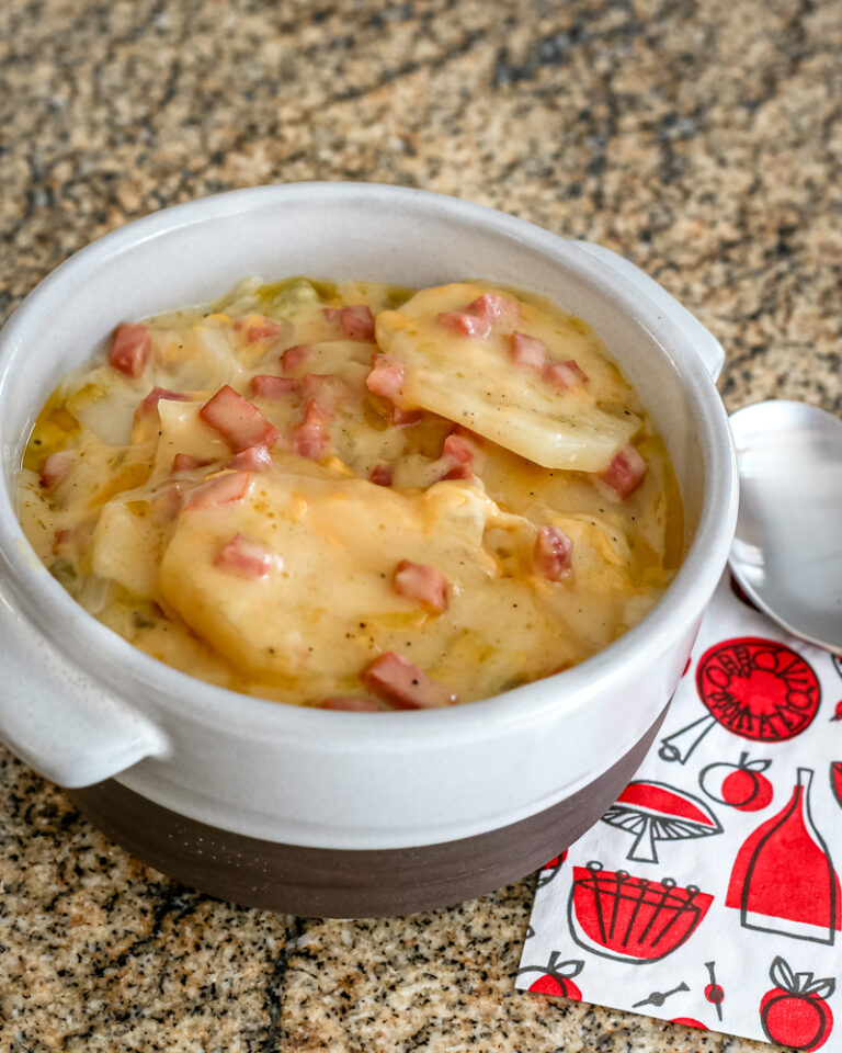 slow cooker scalloped potatoes with ham and cheese