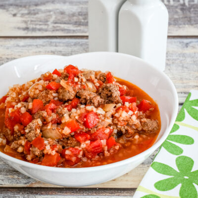 Spanish style cauliflower rice with ground beef and tomatoes.
