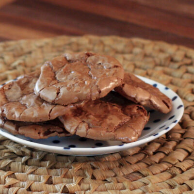 Chocolate meringue cookies