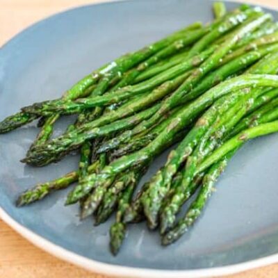 asparagus on a plate