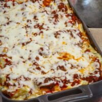 Baked ziti vertical angle.