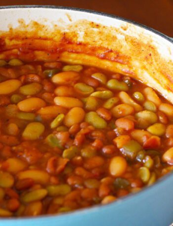 barbecue beans in a dutch oven