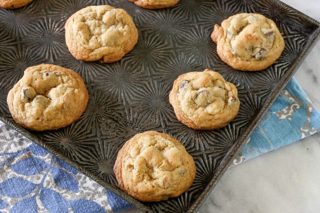 baked chocolate chip cookies, best ever!