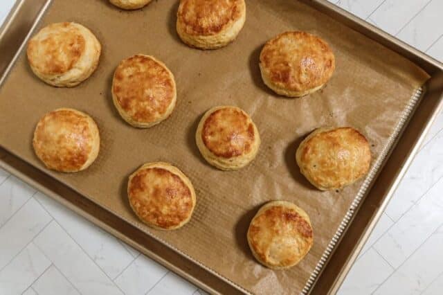 baked biscuits on a baking sheet.