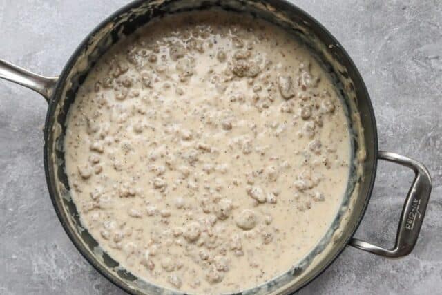 Sausage gravy for biscuits