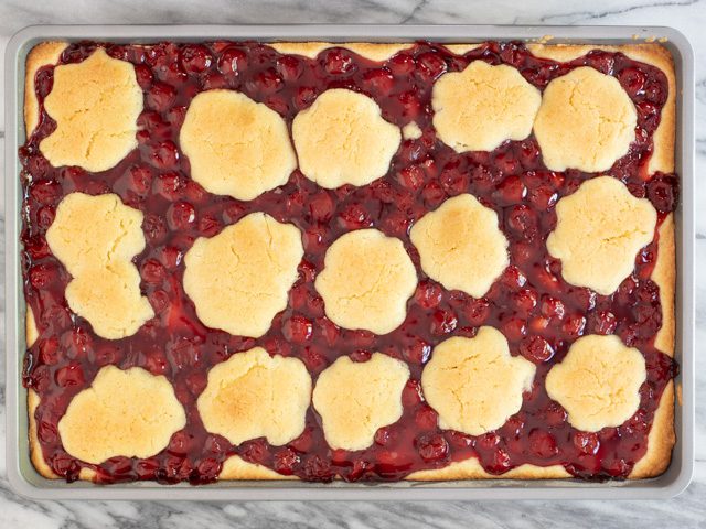 baked cherry cobbler bars