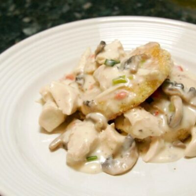 chicken and mushrooms with grits