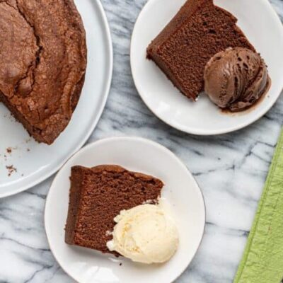 pound cake slices