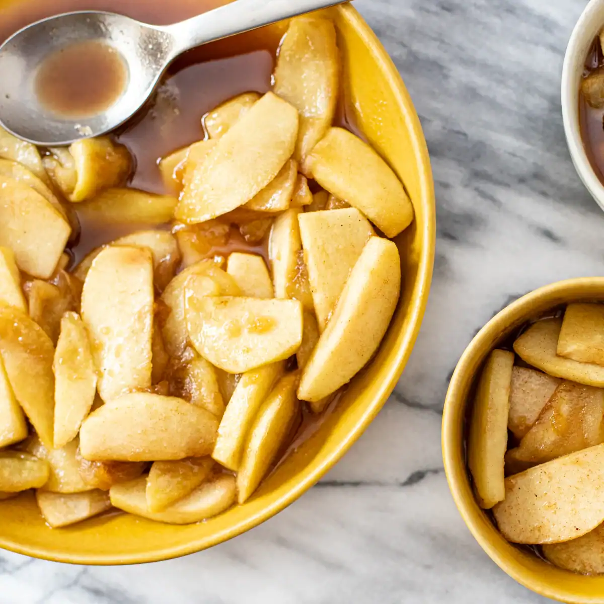 Warm Cinnamon Apples - Classic Recipes