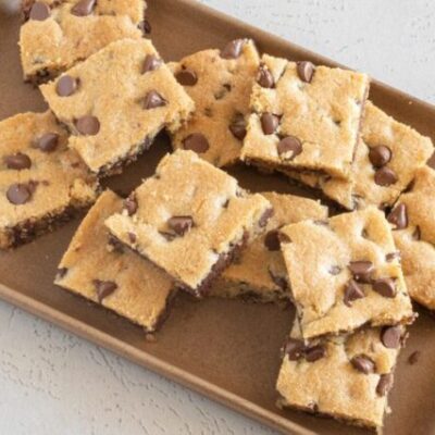 Classic chocolate chip cookie bars
