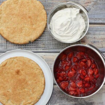 Strawberry shortcake assembly
