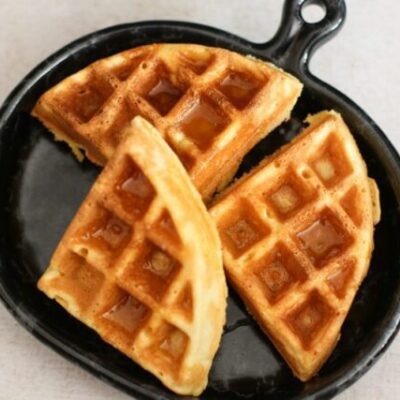 cornbread waffles with syrup