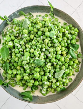 creamed peas in a serving bowl