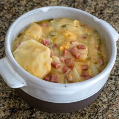 slow cooker scalloped potatoes with ham and cheese
