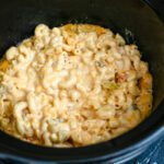 spicy macaroni and cheese in the slow cooker