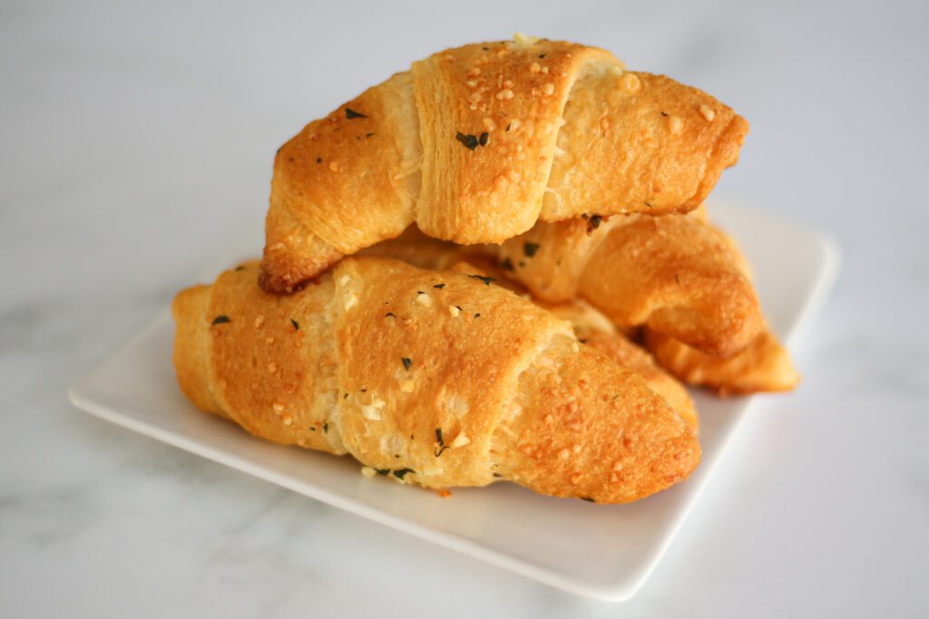 garlic butter crescent rolls