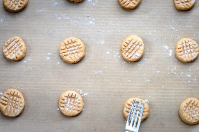 gluten free peanut butter cookies preparation