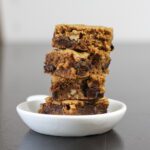 graham cracker blondies with chocolate chips