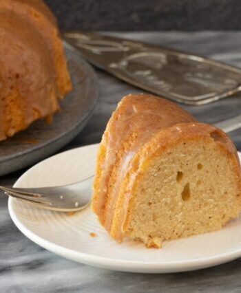 instant pot donut cake, sliced
