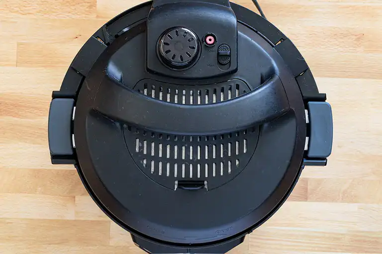 Filename: robotic-vacuum-cleaner-top-view.jpg.
