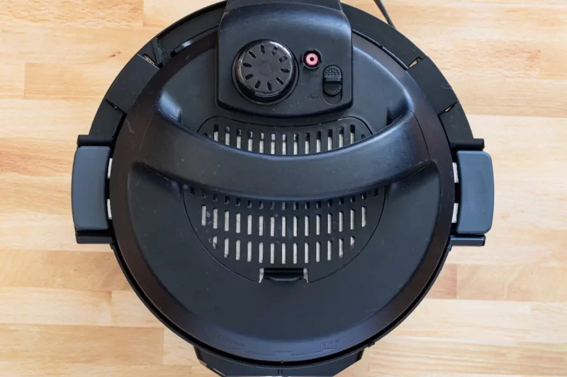 Filename: robotic-vacuum-cleaner-top-view.jpg.