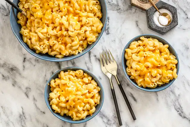 Instant Pot mac and cheese in bowls.