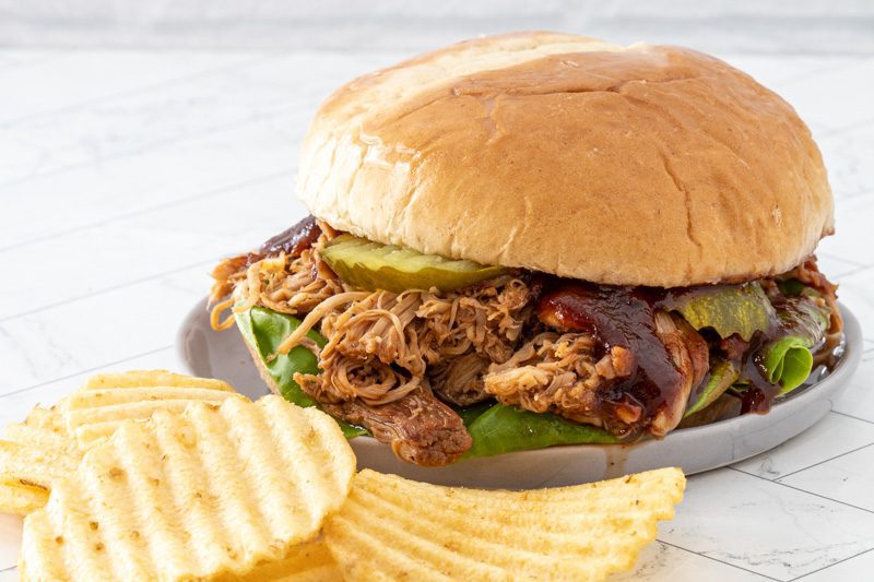 instant pot pulled chicken sandwich with barbecue sauce