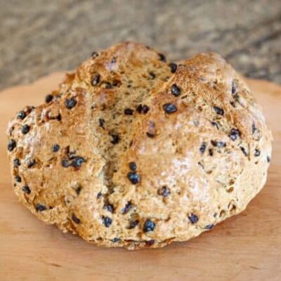 irish soda bread with currants
