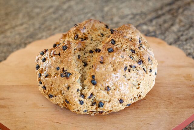 irish soda bread with currants