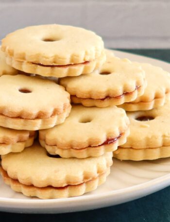 jammie dodgers cookies on a plate